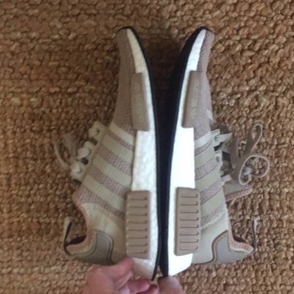 ADIDAS NMD R1 TAN NUDE ATHLETIC SNEAKER 7 MEN 9 WM - Picture 6 of 7